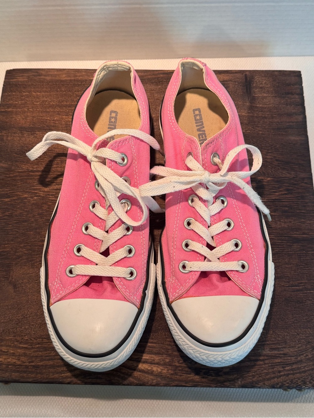 Converse All Star Low Top Pink Canvas Sneakers Size 9